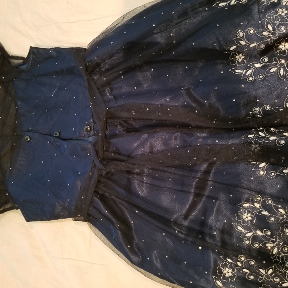 Dress - Picture 4 of 5